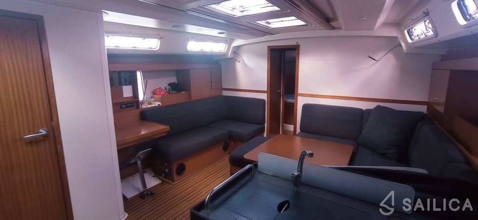 Hanse 445 - Yacht Charter Sailica