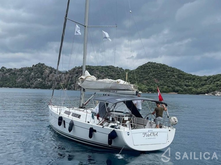 Hanse 445 - Yacht Charter Sailica