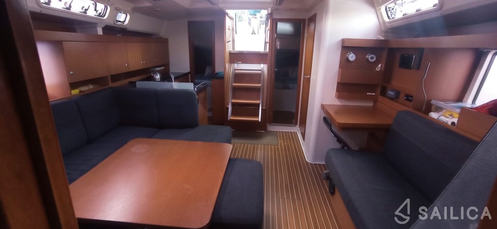Hanse 445 - Yacht Charter Sailica