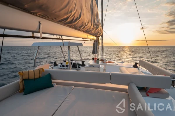 Bali 4.4 - Yacht Charter Sailica