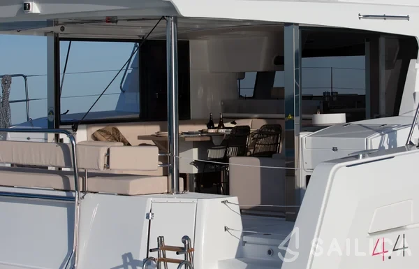 Bali 4.4 - Yacht Charter Sailica
