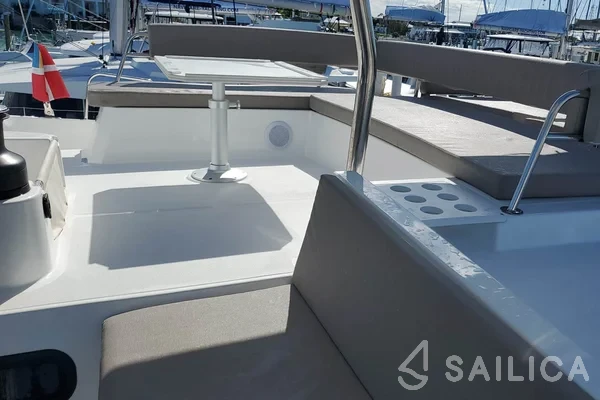 Bali 4.4 - Yacht Charter Sailica