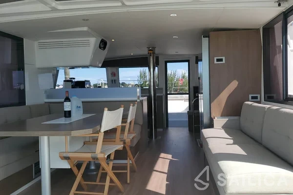 Bali 4.4 - Yacht Charter Sailica