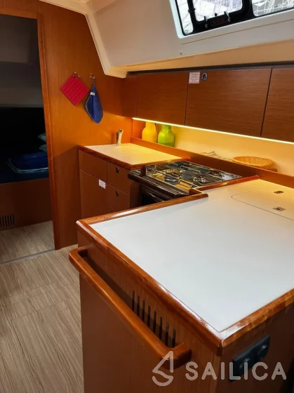 Bavaria C42 - Yacht Charter Sailica