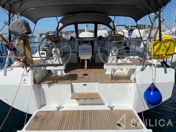 Bavaria C42 - Yacht Charter Sailica