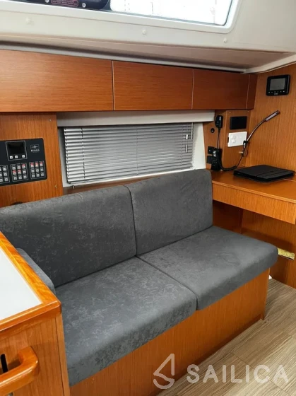 Bavaria C42 - Yacht Charter Sailica