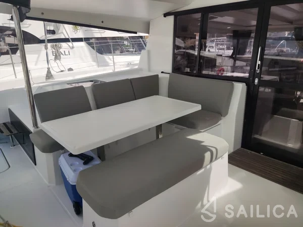 Astréa 42 - Yacht Charter Sailica