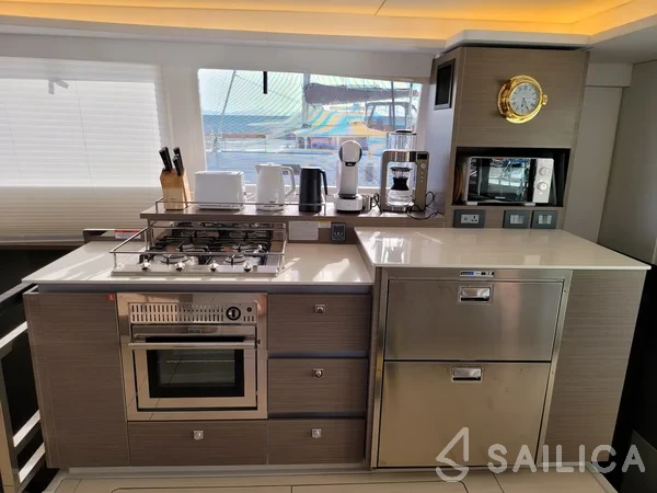 Leopard 50 - Yacht Charter Sailica