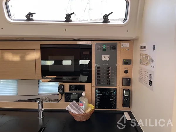 Hanse 460 - Yacht Charter Sailica