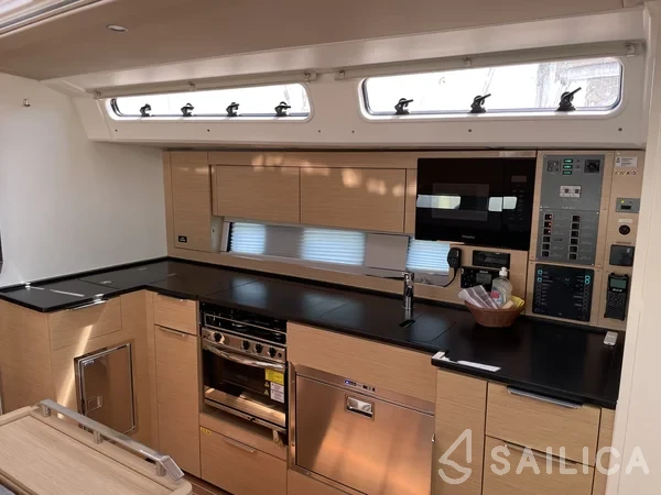 Hanse 460 - Yacht Charter Sailica