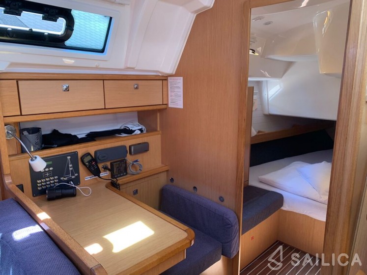 Bavaria Cruiser 41 - 3 cab. - Yacht Charter Sailica