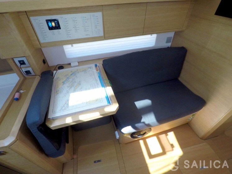 Elan GT5 - Yacht Charter Sailica