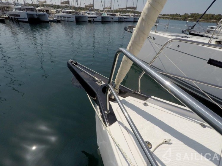 Elan GT5 - Yacht Charter Sailica