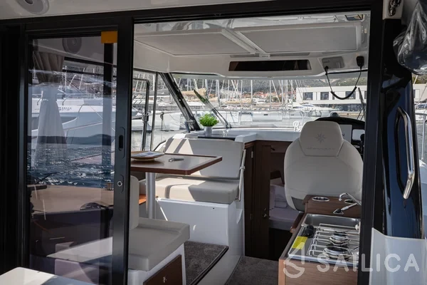 Merry Fisher 895 Offshore - Yacht Charter Sailica