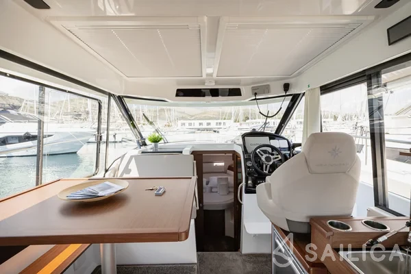 Merry Fisher 895 Offshore - Yacht Charter Sailica