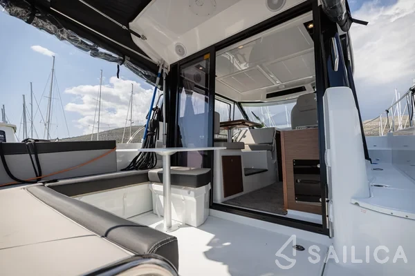Merry Fisher 895 Offshore - Yacht Charter Sailica