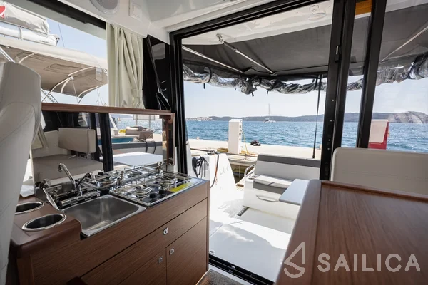 Merry Fisher 895 Offshore - Yacht Charter Sailica