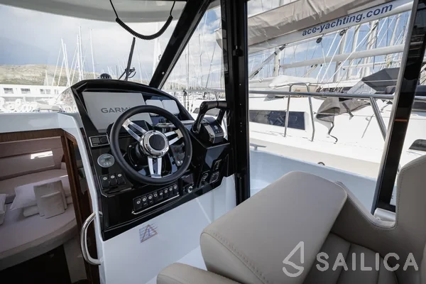 Merry Fisher 895 Offshore - Yacht Charter Sailica