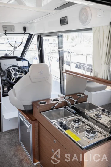 Merry Fisher 895 Offshore - Yacht Charter Sailica
