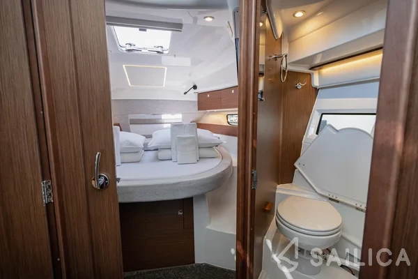 Merry Fisher 895 Offshore - Yacht Charter Sailica