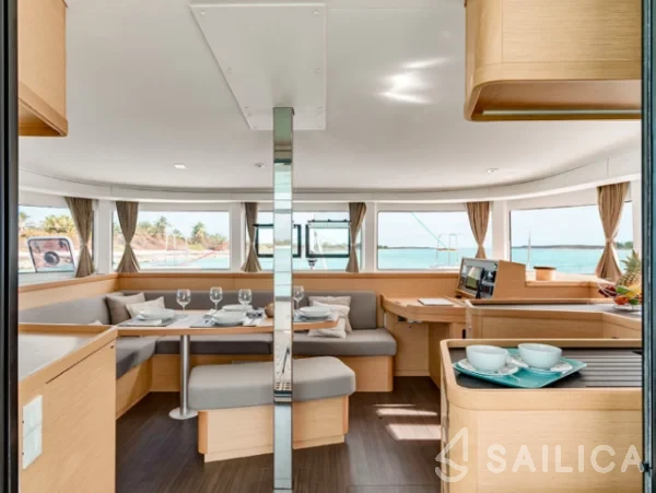 Lagoon 42 - Yacht Charter Sailica