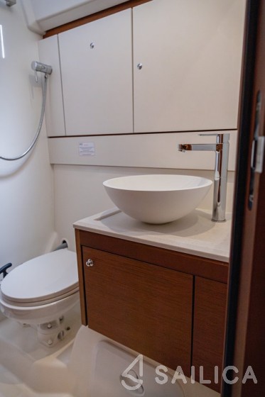 Jeanneau 54 - Yacht Charter Sailica