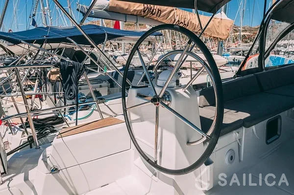 Jeanneau 54 - Yacht Charter Sailica