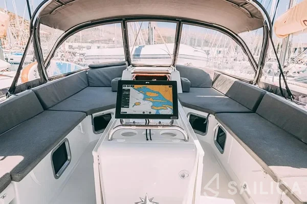 Jeanneau 54 - Yacht Charter Sailica