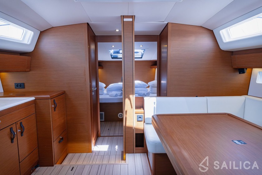 Jeanneau 54 - Yacht Charter Sailica