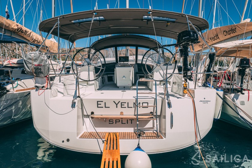 Jeanneau 54 - Yacht Charter Sailica