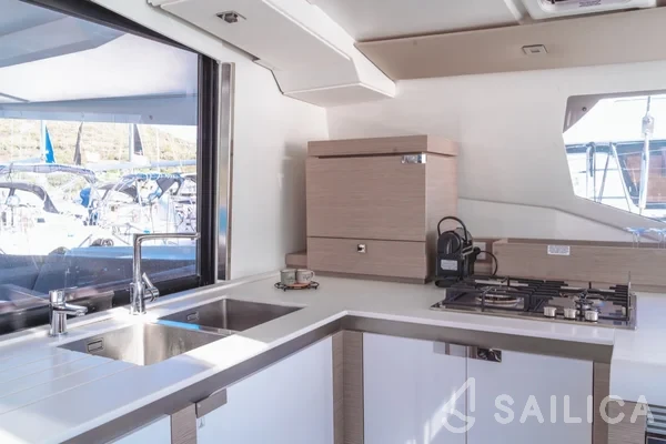 Tanna 47 - Yacht Charter Sailica