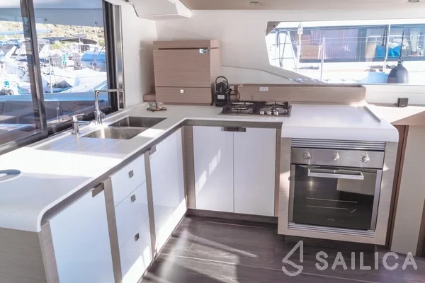 Tanna 47 - Yacht Charter Sailica