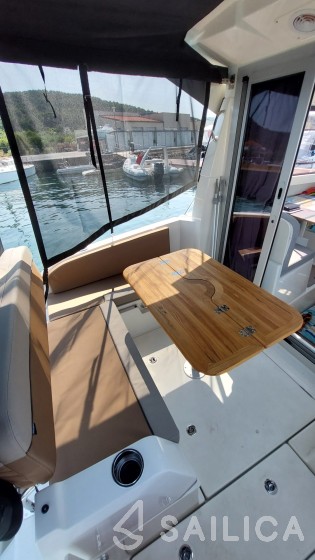 Quicksilver Activ 905 Weekend - Yacht Charter Sailica