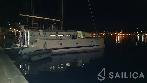 Catamaran - Yacht Charter Sailica