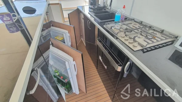 Catamaran - Yacht Charter Sailica