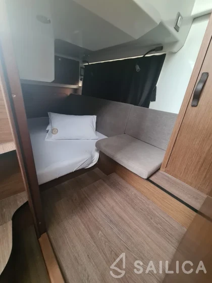 Antares 11 Fly OB - Yacht Charter Sailica