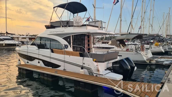 Antares 11 Fly OB - Yacht Charter Sailica
