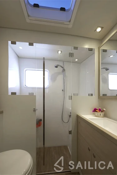 Lagoon 620 - Photo #53 Lagoon 620 - Yacht Charter Sailica