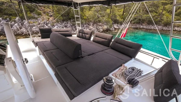 Lagoon 52F - Yacht Charter Sailica