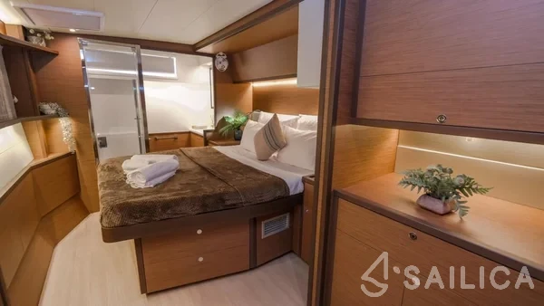 Lagoon 52F - Yacht Charter Sailica
