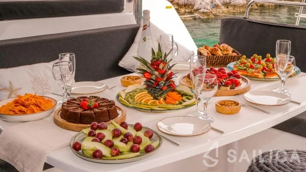 Lagoon 52F - Yacht Charter Sailica