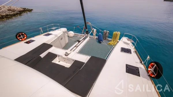 Lagoon 52F - Yacht Charter Sailica