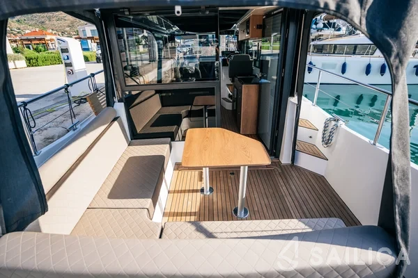 Nikhen Aquasun 34 - Yacht Charter Sailica