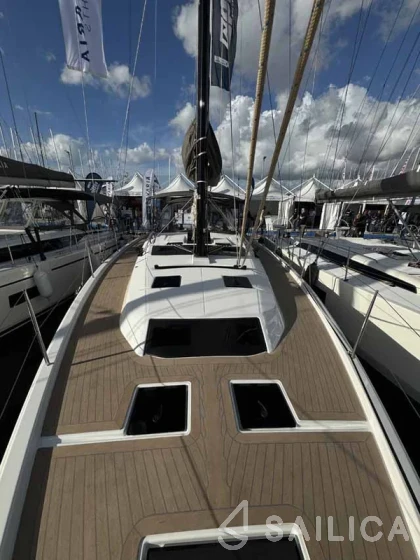 Dufour 41 - Yacht Charter Sailica