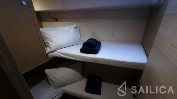 Elan E6 - Yacht Charter Sailica