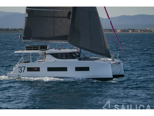 Aventura 37 - Yacht Charter Sailica