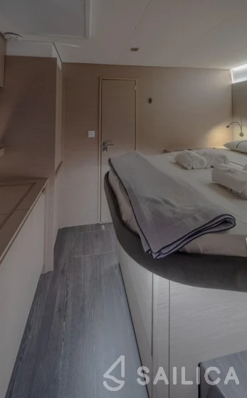 Aura 51 - Yacht Charter Sailica