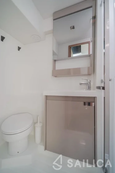 Aura 51 - Yacht Charter Sailica