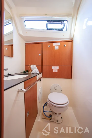 Bavaria 46 Cruiser - Yacht Charter Sailica