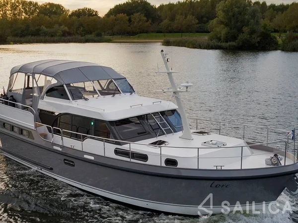 Grand Sturdy 40.0 AC - Yacht Charter Sailica